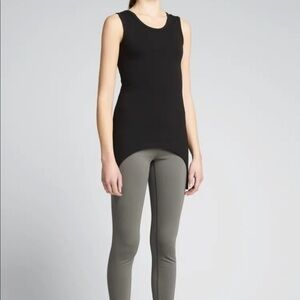 Vaara women’s Simple Cut Away Spot Top Color Black 
Size L